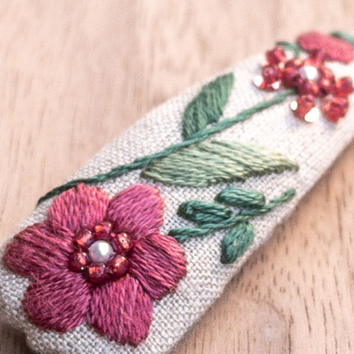 手刺繍パッチンピン「ビーズと刺繍のお花」 ヘアピン さゆき工房 通販 
