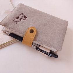 ねこ*ほぼ日手帳カバー(オリジナル用)留め具で開き防止 ペンホルダー 文庫本A6 布 ヴィンテージ帆布*ベージュグレー 16枚目の画像