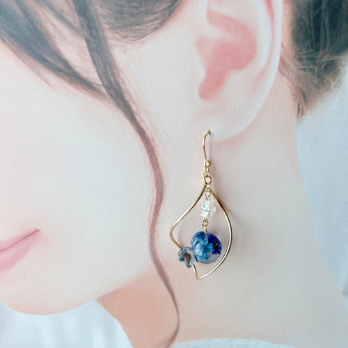 ゆめかわ♡ボタニカルにゃんこ♡しっぽゆらゆらピアス/イヤリング✩