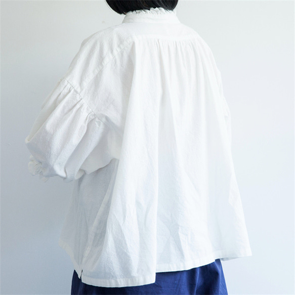 白色 復古棉麻褶皺燈籠袖襯衫 古著感短袖 第6張的照片