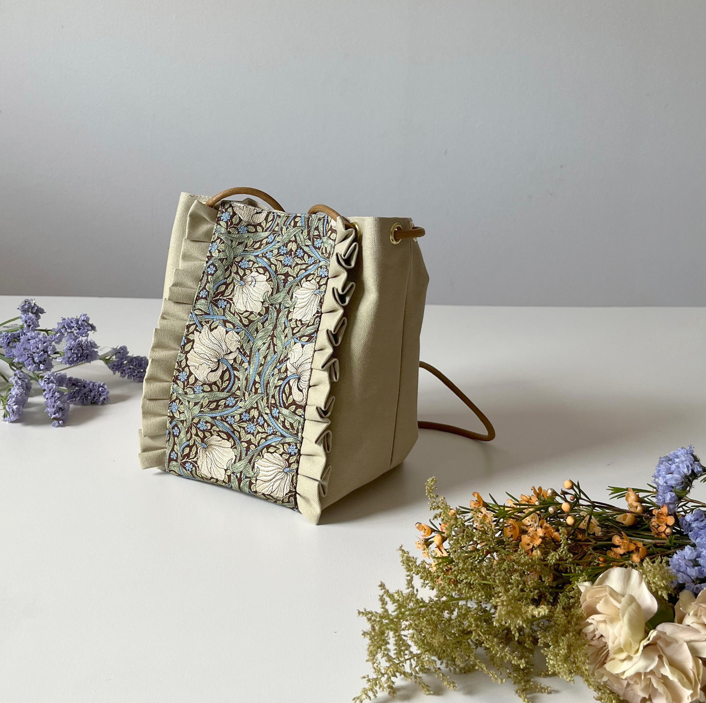 【受注生産】 斜めがけにも！2way canvas mini bag （モリスbeige）