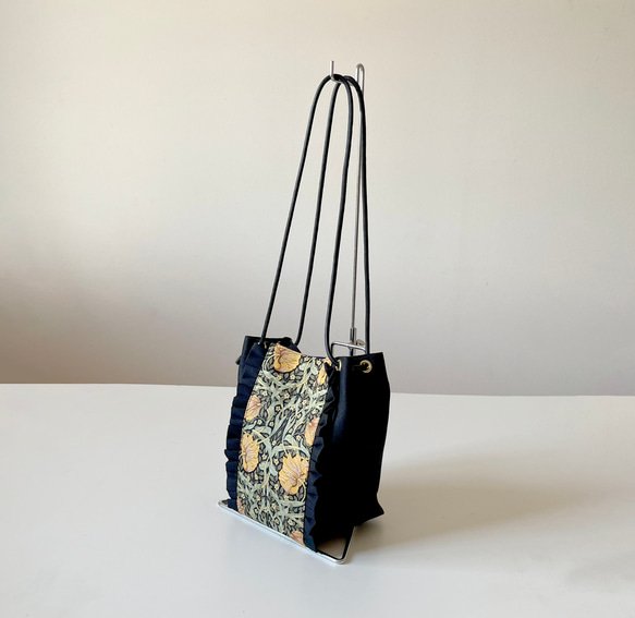 【受注生産】 斜めがけにも！2way canvas mini bag （モリスblack） 10枚目の画像