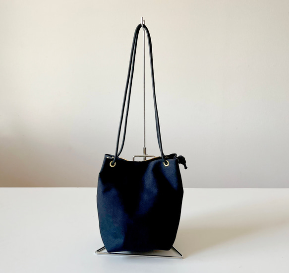 【受注生産】 斜めがけにも！2way canvas mini bag （モリスblack） 11枚目の画像