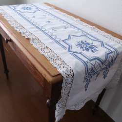 フランスの手仕事/フォークロアな青糸手刺繍 ロング・テーブルランナー (ヴィンテージ） 3枚目の画像