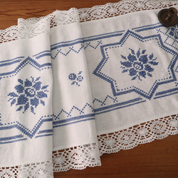 フランスの手仕事/フォークロアな青糸手刺繍 ロング・テーブルランナー (ヴィンテージ） 1枚目の画像