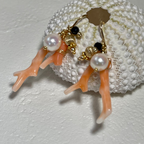 宝石珊瑚とアコヤ真珠のピアス ピアス（フック・チェーン） miju 通販 