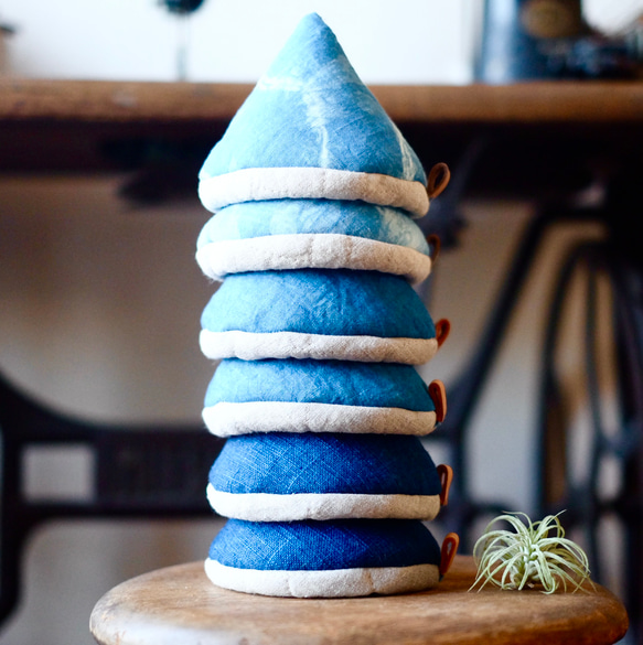 ＊三角帽子の鍋つかみ▶︎マーブル☆藍染め 灰汁発酵建て＊ 4枚目の画像