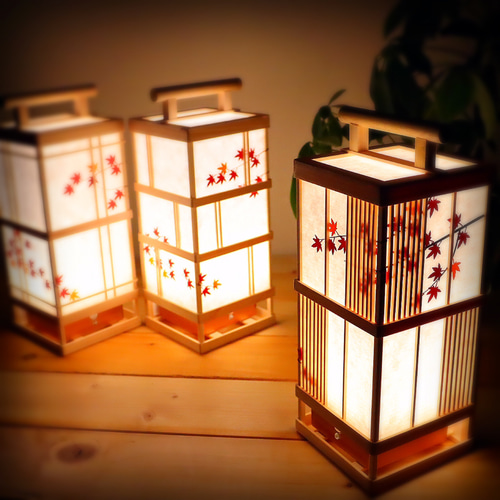 漆塗行燈照明 江戸後期から明治初期 鹿に紅葉（鈴を振りふり）