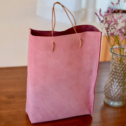 A4が入る紙袋風ショッピングトートバッグ　大人な桜ピンクの本革イタリアンレザー　床革　サイズ変更可能【特集掲載】 9枚目の画像