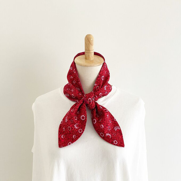 William Morris 酷圍巾 紅色 也可用作頭巾 多功能物品 [帶冰袋或保暖器] 第1張的照片
