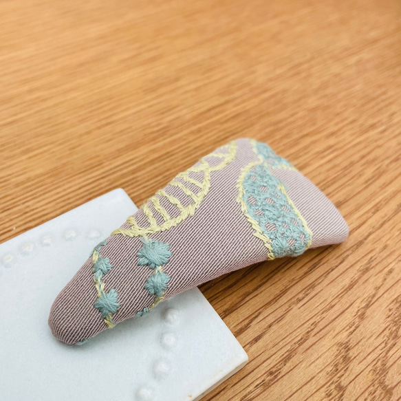 minaperhonen ミナペルホネン バレッタ ⚮̈ミナペルホネンハンドメイド⚮̈さんかくバレッタ／veronica