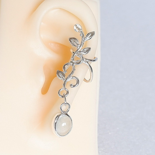 海の雫～ ミルキーアクアマリンの蔓飾りイヤーカフ（左耳用） 天然石