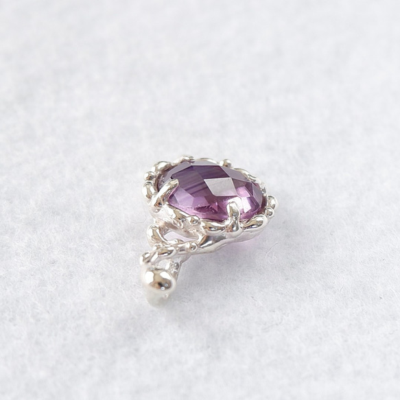 ～高貴な紫～　アメジストのデザインペンダント　天然石アクセサリー　一点物 4枚目の画像
