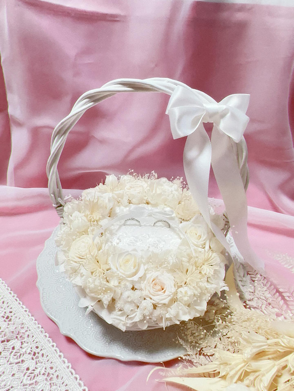 Luana Mally Tokyo代表作 薔薇 花籠アレンジメント ホワイトウエディングリングピロー 結婚祝いプレゼント 8枚目の画像