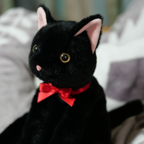 赤いリボンの抱っこしたい黒猫（3日以内発送） ぬいぐるみ Stepping