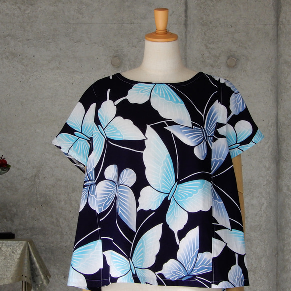 着物リメイク　浴衣のブラウス/フリーサイズ　蝶々 1枚目の画像