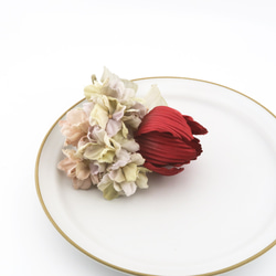 Corsage. コサージュ" Antique bouquet. " | チューリップ×紫陽花 | アンティークレッド 6枚目の画像