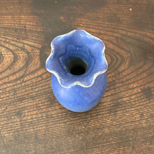 アンティーク 薔薇柄 花瓶 陶器の通販 by Eddiei's shop｜ラクマ