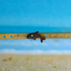 手作り木製イヤリング スターリングシルバー イヤリング「ドルフィン」シングル ギフト カスタマイズ 1枚目の画像
