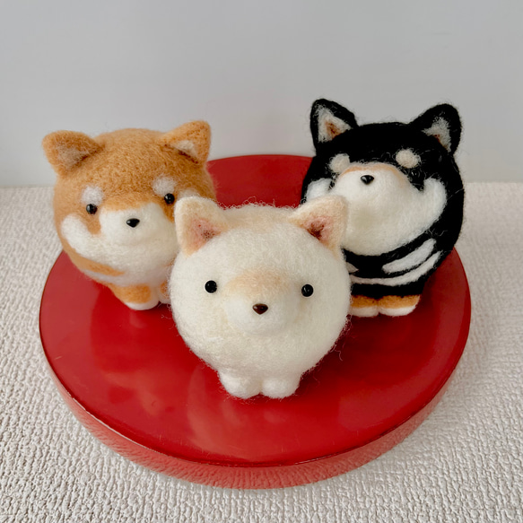 2024-25 秋冬新作  ハイブランドの 受注生産】まんまる柴犬ちゃん 羊毛フェルト イネムリウサギ 羊毛フェルト