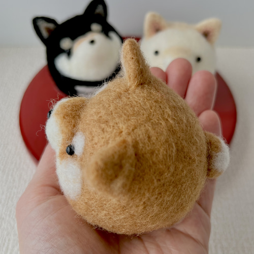 公式 受注生産】まんまる柴犬ちゃん 羊毛フェルト イネムリウサギ 羊毛フェルト