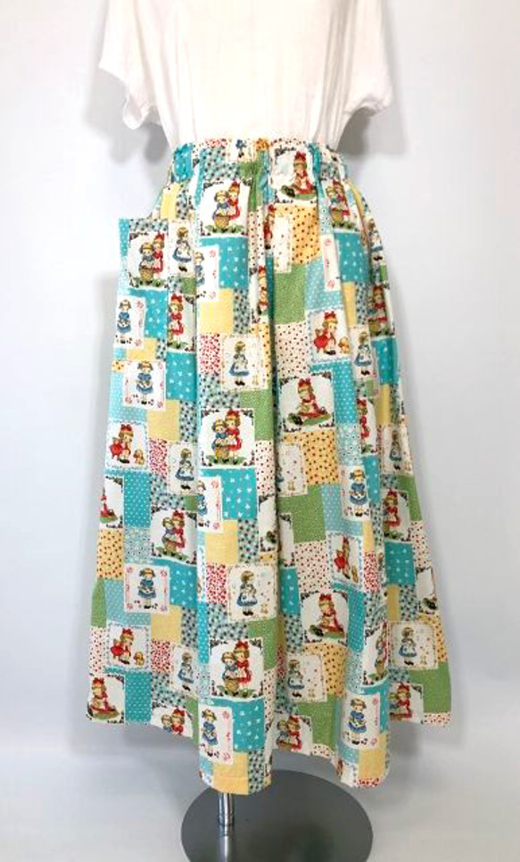 キルトゲイト　ギャザースカート　パッチワーク柄　ゴムウエスト　87cm丈　水色系　少女 10枚目の画像