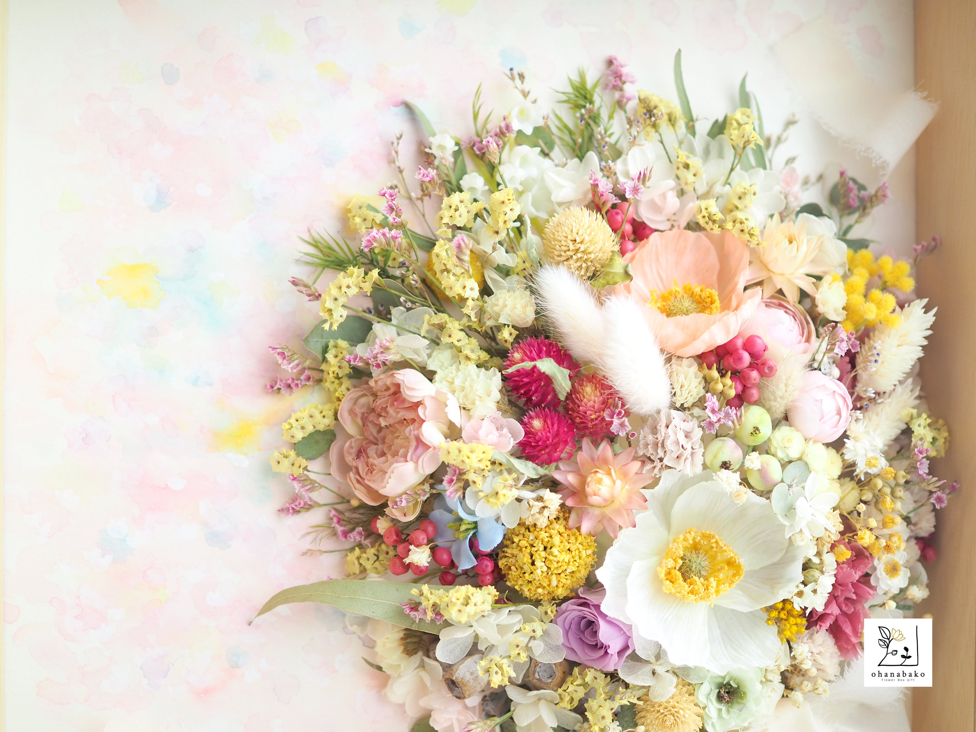 《特別な日のお祝い・誕生日・サロン飾り》プリザーブドフラワー・ドライフラワーと水彩画の花ミクストメディアフレーム30cm