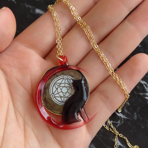 大人かわいい天然石♡小悪魔風チャーム