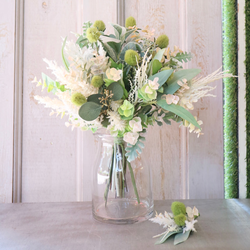 様々なグリーンと実物のナチュラルブーケ ブートニア付き 結婚式