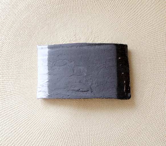 【SALE】黒御影土と白マット釉のかけ分け板皿 9枚目の画像