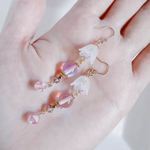 送料無料＊すずらんビーズとルナフラッシュとチェコビーズが可愛い