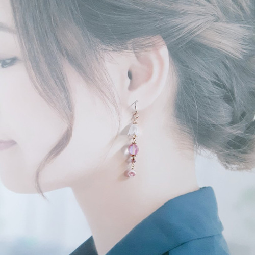 送料無料＊すずらんビーズとルナフラッシュとチェコビーズが可愛い