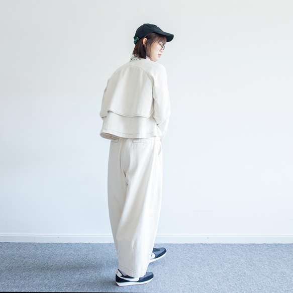 乳白色 日系短外套 設計感 不對稱 原棉卡其 長袖百搭 第3張的照片