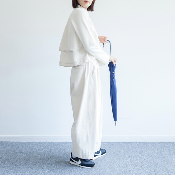 乳白色 日系短外套 設計感 不對稱 原棉卡其 長袖百搭 第5張的照片