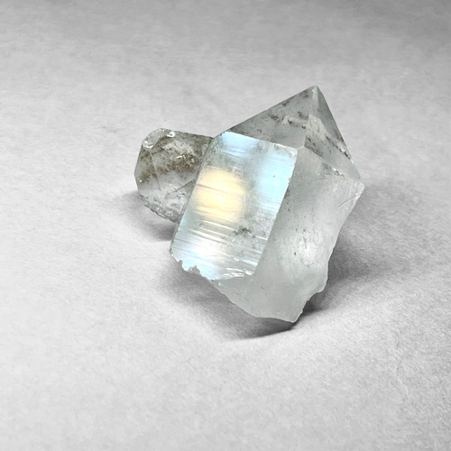 inclusion crystal：quartz in quartz / インクルージョン水晶 3：貫入