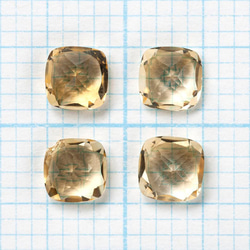 2粒売り宝石質シトリンAAA　ルース　スクエアファセットカット4×4mm 2枚目の画像