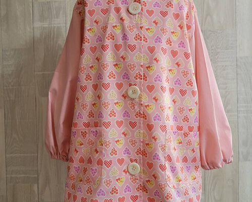 長袖スモック　さくらんぼ3（淡いベージュピンク）　100サイズ　ハンドメイド 前ボタン付 長袖スモック ハート ピンク ポケット付 80〜130サイズ 前