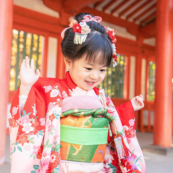 ✿七五三髪飾り✿ 赤色 つまみ細工 3歳 7歳 ヘアクリップ・バナナ