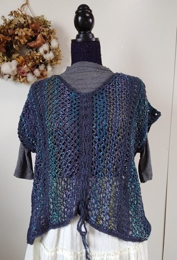 (送料無料）添え糸編みのプル～～！　ネット編みにグラデーションのきれいな糸を編みこんだように編んでいます～～！ 12枚目の画像