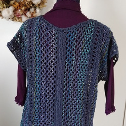 (送料無料）添え糸編みのプル～～！　ネット編みにグラデーションのきれいな糸を編みこんだように編んでいます～～！ 17枚目の画像