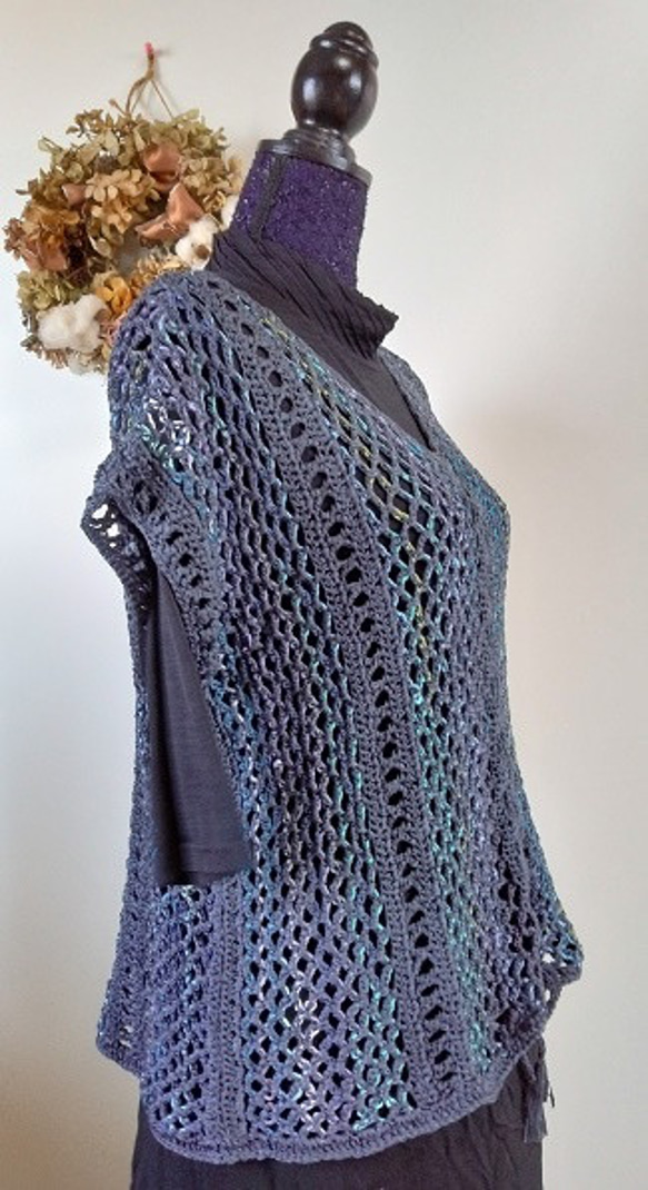 (送料無料）添え糸編みのプル～～！　ネット編みにグラデーションのきれいな糸を編みこんだように編んでいます～～！ 5枚目の画像