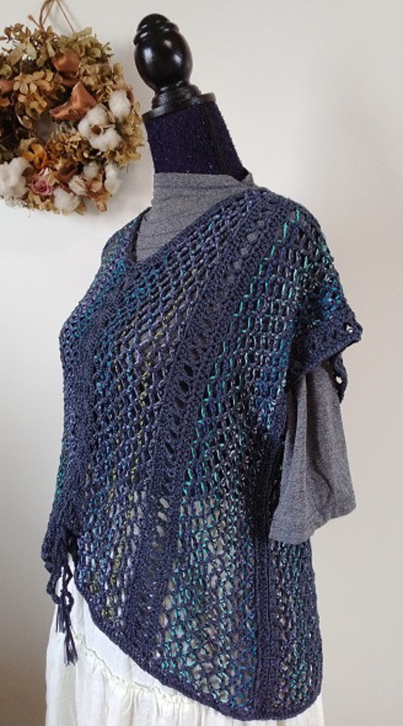 (送料無料）添え糸編みのプル～～！　ネット編みにグラデーションのきれいな糸を編みこんだように編んでいます～～！ 13枚目の画像