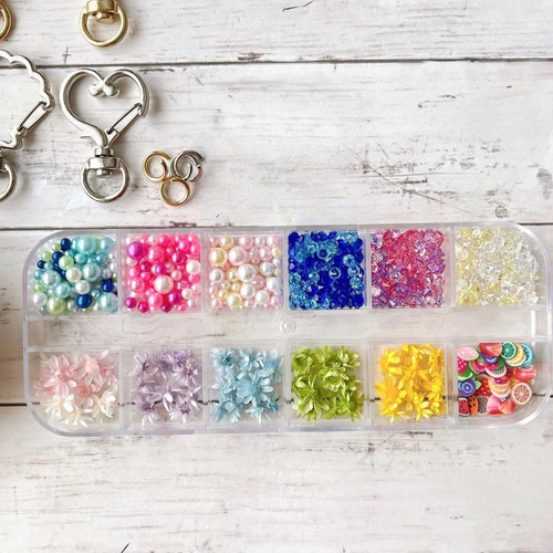 【タッキー】カラフルビーズのガラスドームチャーム15個セット他1点 Yuki様専用】多色ガラスドームチャーム15個セット他