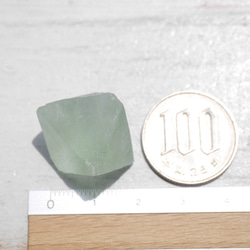 現物✵天然石フローライト八面体 最大幅約25mm 約10.7g 穴なし原石蛍石鉱物グリーン[fl-230801-04] 19枚目の画像