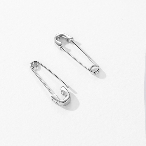 再販】全体S925純銀製 ユニーク パンクな安全ピンのピアス ピアス