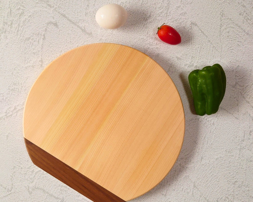 ネコちゃんモチーフ 胴体付きアメリカヒノキ カッティングボード