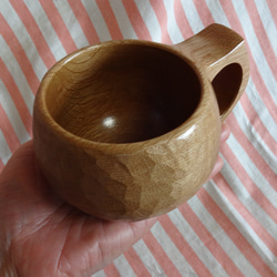 ドングリの楢の一木彫りコーヒーカップ. 3枚目の画像
