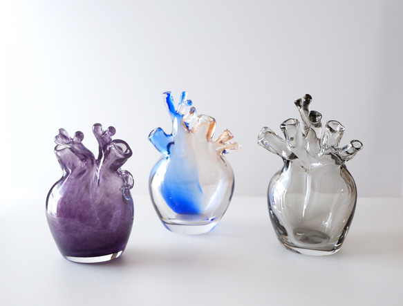 heart vase 2 colors blue and coral 1枚目の画像