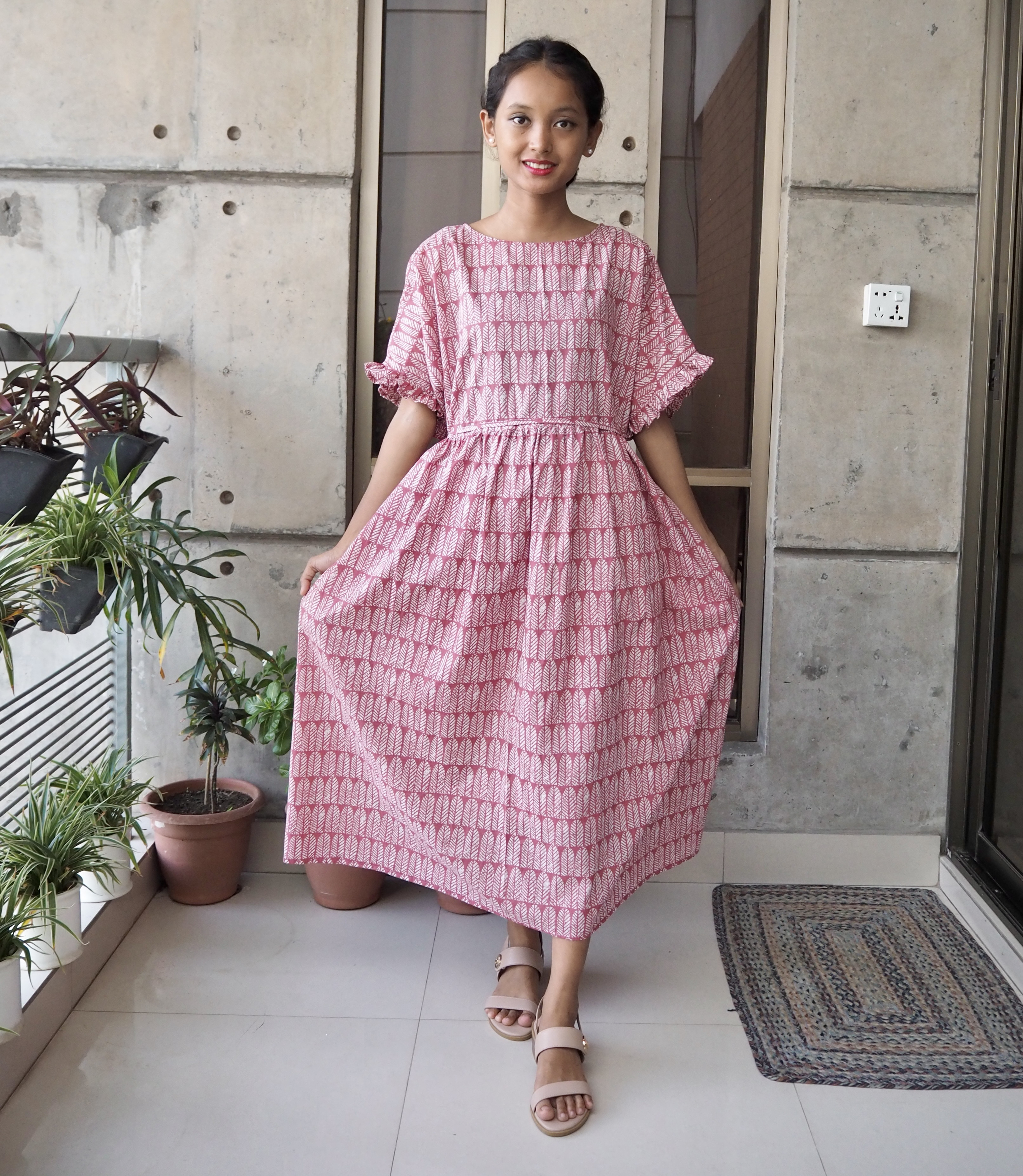 フリルスリーブワンピース(インド綿、スクリーンプリント）