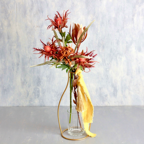 オレンジアザミとリューカデンドロンとドライアンギュラー】｜アーティ